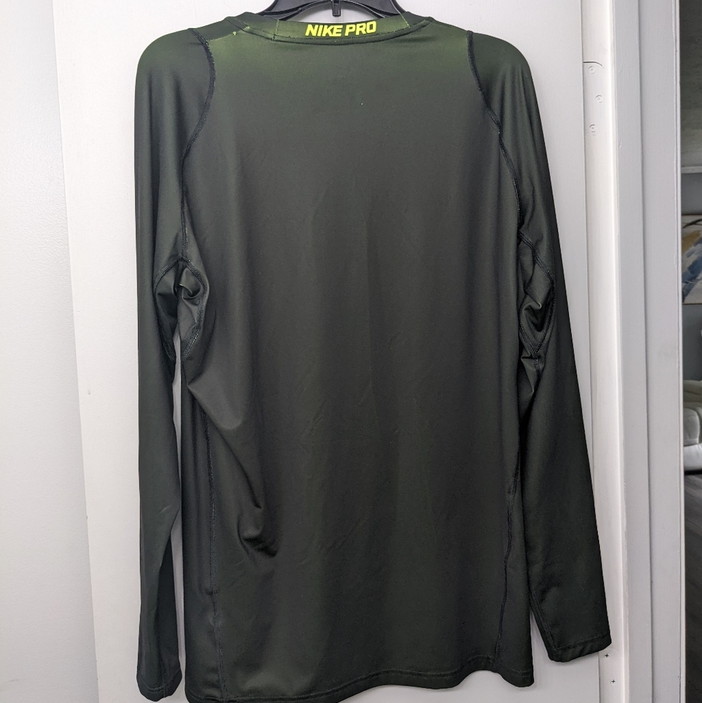 NIKE Dri-fit Black and Green Large Mens Shirt - Picture 2 of 10